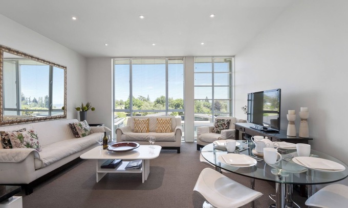 Taupo Cabaña | Marinaside Villa - Taupo Holiday Apartment