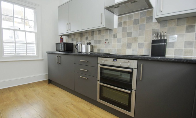 Kemptown Casa | Marine Cottage Parking by Brighton Holiday Lets
