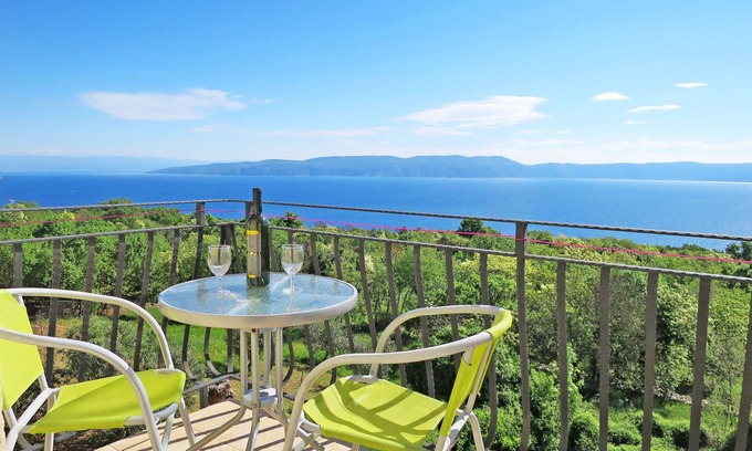 Crni Apartamento | Marinella by Interhome