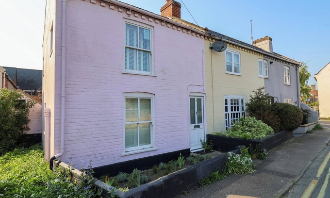 Aldeburgh Cabaña | MARINERS COTTAGE, pet friendly, country holiday cottage in Aldeburgh