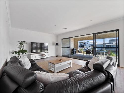 Dudley Park Casa | Mariners Cove Luxury Canal Home