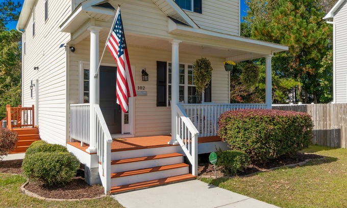 Piney Green Casa | Mario themed bedroom, Large deck, Spacious, Family friendly
