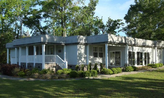 Pineville Casa | Vida lujosa, destino de la boda, campo de prácticas, piscina, estanque de pesca