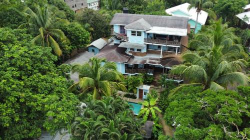 Antoneys Cay Cabina | Mariposa Lodge