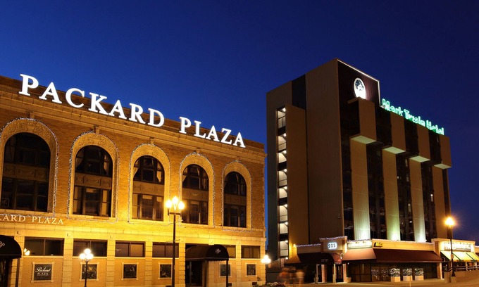Peoria Hotel | Mark Twain Hotel
