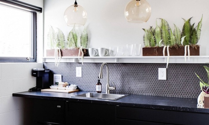 East Market District Apartamento | Market #7 · Stellar Suites | Sunny Studio King | NuLu | Bike