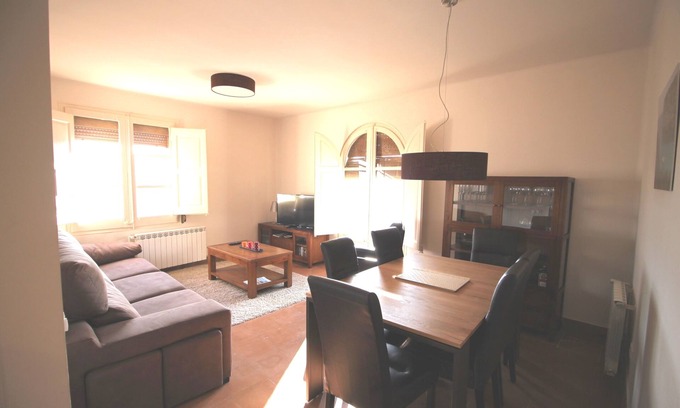 Cardona Apartamento | Market Square Apartamento En Cardona Histórica