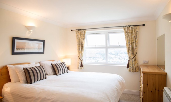 Dartmouth Apartamento | Marlborough (2 Bedrooms)-Apartamento-Vista al rio-Premium-Baño con bañera