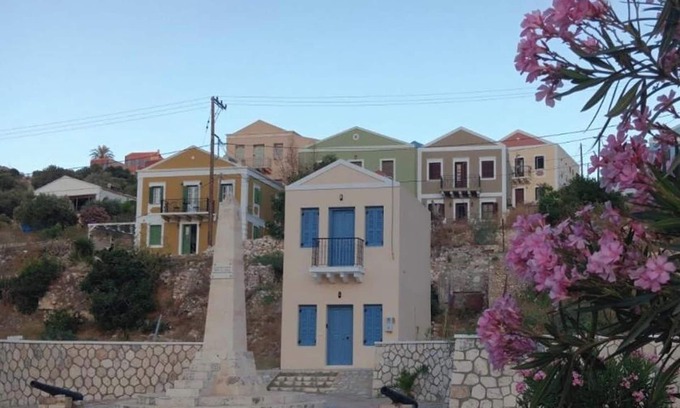Megisti Casa | Marlen Pearl