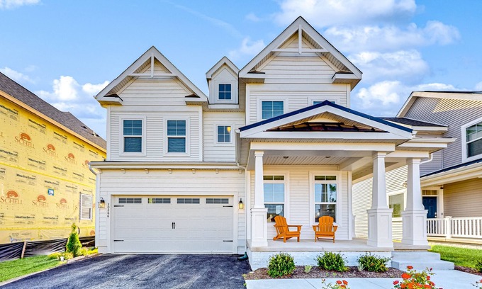 Cedar Neck Casa | Marlin Chase home with resort amenities, bikes, grill, EV charger - dog-friendly