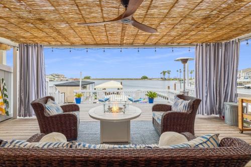 Discovery Bay Casa | Marlin Cove Pet Friendly Waterfront Retreat