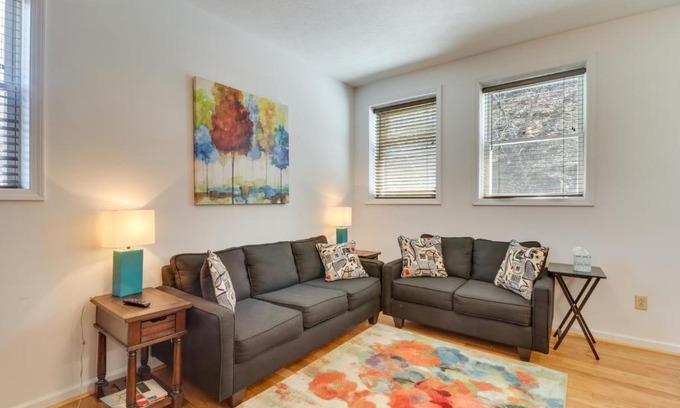 Marlinton Apartamento | Marlinton Vacation Rental on Riverfront Trail!