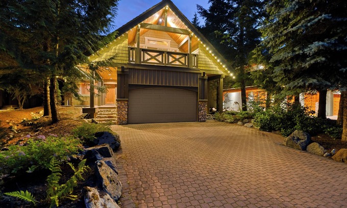 Nicklaus North Chalet De Esquí | Marmot's Meadow Chalet: Tranquil 14th Fairway - Private Hot Tub