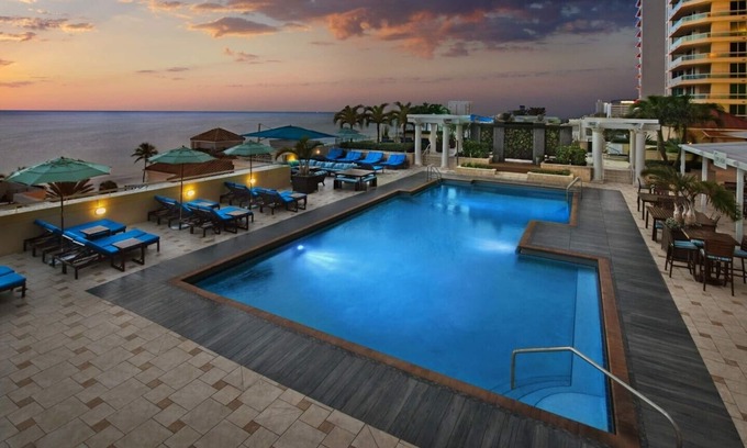 Central Beach Complejo | Marriott Beachplace Towers - 5 estrellas - Oceanfront Resort! Justo en la Franja!
