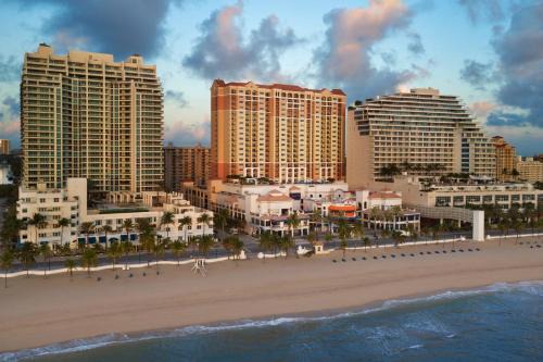 Central Beach Hotel | Marriott's BeachPlace Towers