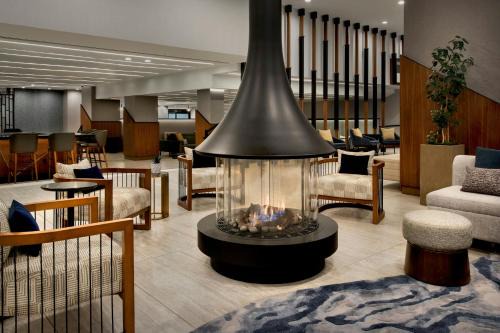 Metro Center Hotel | Marriott Springfield Downtown