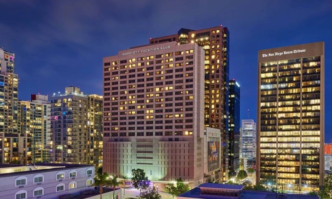 Civic Core Complejo | Marriott Vacation Club Pulse San Diego- Hotel Room Sleeps 4!