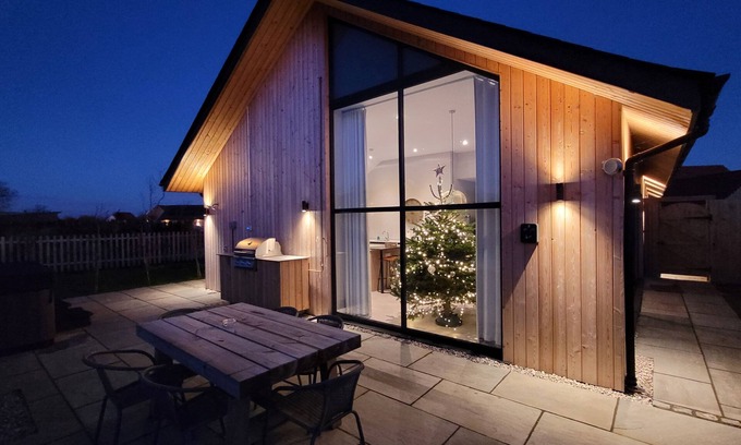 Dunholme Casa | Marsh Marigold Cottage, Ashlin Farm Barns