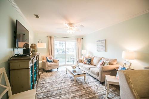 North Myrtle Beach Casa | Marsh Villas I-1 - 2nd Row Marsh View - Cherry Grove Section