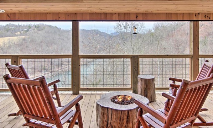 Marshall Casa | Marshall Home with Mountain View, 5 Mi to Downtown!