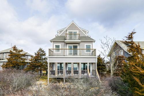 Brant Rock Casa | Marshfield Home with 4 Decks and Private Beach Access!