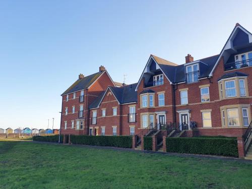Felixstowe Casa | Martello Sunrise - Luxury 3-bedroom Seaview Beach House
