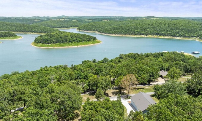Isabella Casa | Charming 3-Bedroom Retreat Near Bull Shoals Lake
