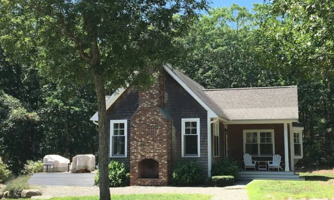 West Chop Cabaña | Martha's Vineyard Getaway Cottage