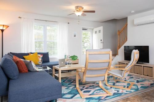 Oak Bluffs Casa | Marthas Vineyard Home Walk to Oak Bluffs Beach!