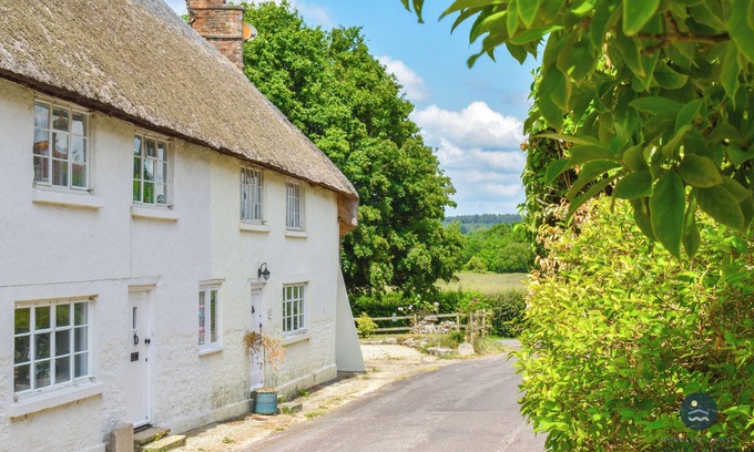Holworth Cabaña | Martie Cottage - cosy cottage, idyllic village