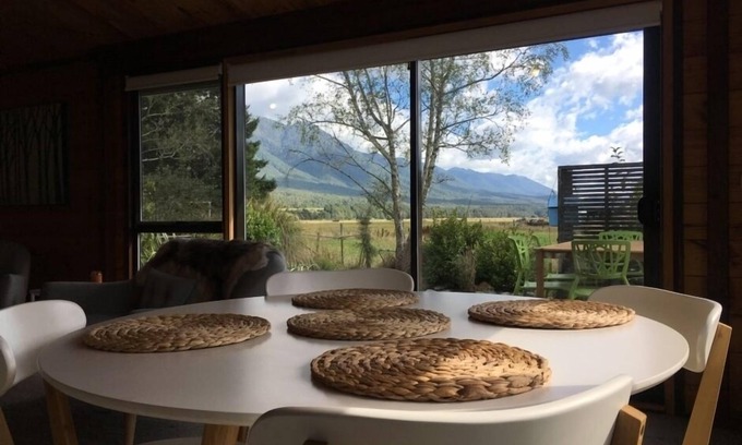 Springs Junction Casa | Maruia Springs Cozy Cottage