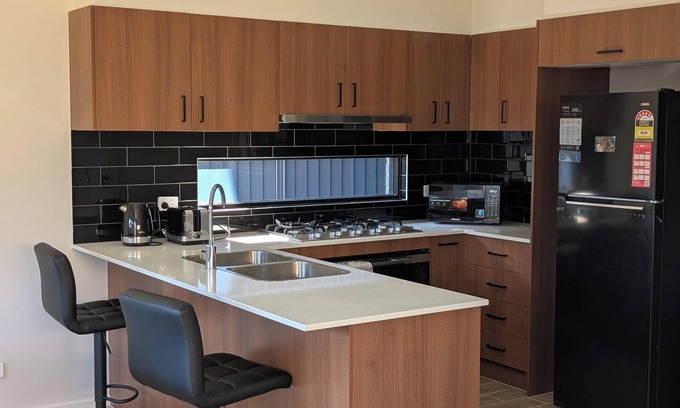 Austral Casa | Marvel New Home in Austral - 2 Bed + Work/Study + Yoga Room!