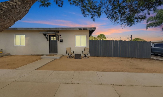 Lincoln Acres Apartamento | Marvelous 2-bedroom apartment with AC in Chula Vista