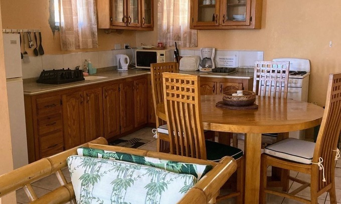 Friendship Bay Apartamento | Marvelous 2-bedroom apartment with AC