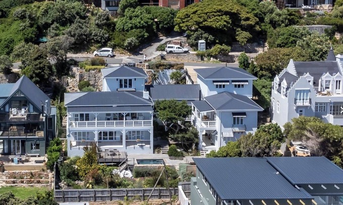 Cape Peninsula Casa | Marvelous 5-bedroom house with WiFi, pool, beach and more in Cape Town