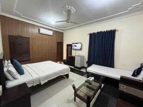 F-7 Sector Casa | Marvi Guest House