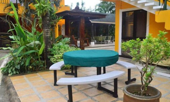 Naval Casa | Marvin's Seaside Inn