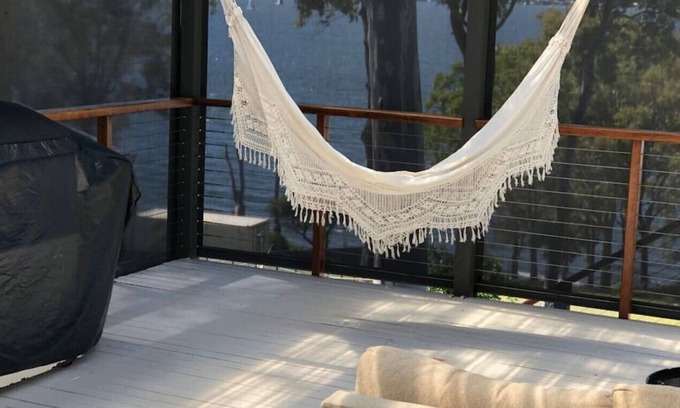 Wangi Wangi Casa | Marvins and Maceys - watch the boats float by