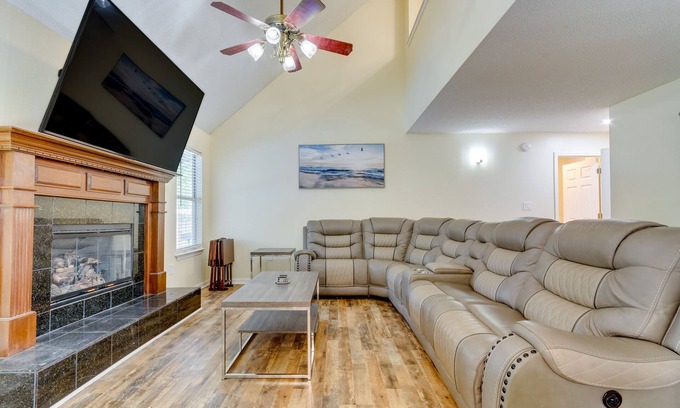 Mary Esther Casa | Mary Esther Home with Private Pool & Fireplace!