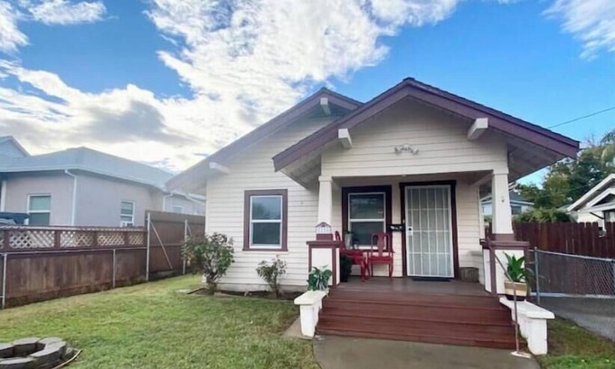 Yuba City Casa | Marysville 3 bedroom 4 beds 2 bath home-Oldest Little City Right in Town