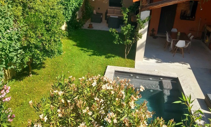 Carpentras Casa | Mas de ville with swimming pool in a green cocoon - Industrial spirit