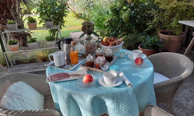 Caumont-sur-Durance Cama Y Desayuno | Mas le Pré du May