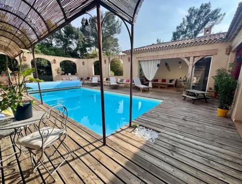 Evenos Casa | Mas Provençal 8 pers climatisé, 3 chambres avec salles de bains, piscine privée
