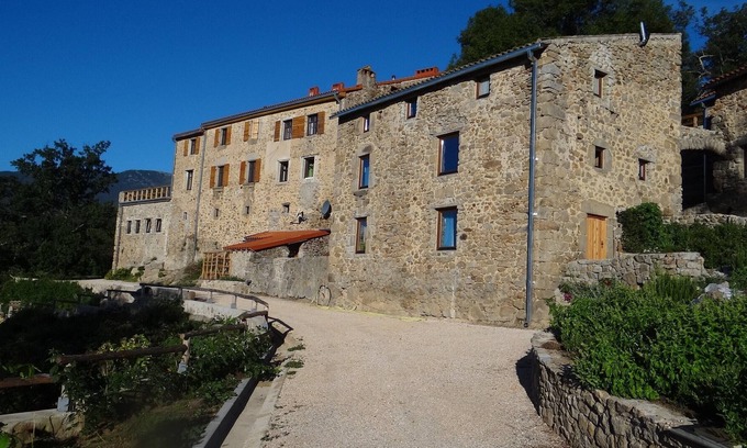 Corsavy Casa | Mas Vilalte, una antigua mansión inmersa en las laderas boscosas del monte Canigo
