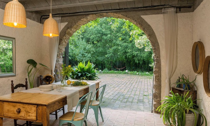 Sant Marti Vell Otro | Masía 'El Celler - Can Bonet' con vistas a la montaña, piscina compartida y Wi-Fi