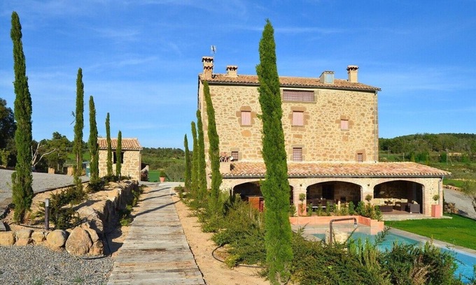 Solsona Villa | Masia Laveña - Casa muy cómoda y tradicional