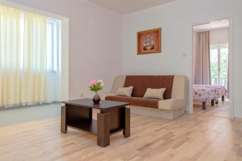 Stari Grad Apartamento | Maslina Apartments