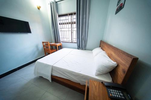 Mabibe Hotel | MASOMZ Lodge