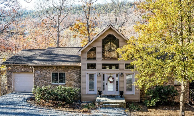 Massanutten Casa | Massanutten Retreat with Screened Porch & Media Room!