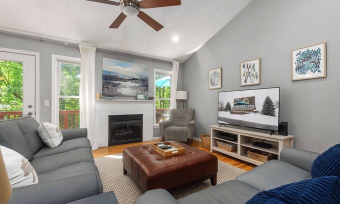 Massanutten Cabaña | Massanutten's Charming Blue Bear Cottage - NEW!